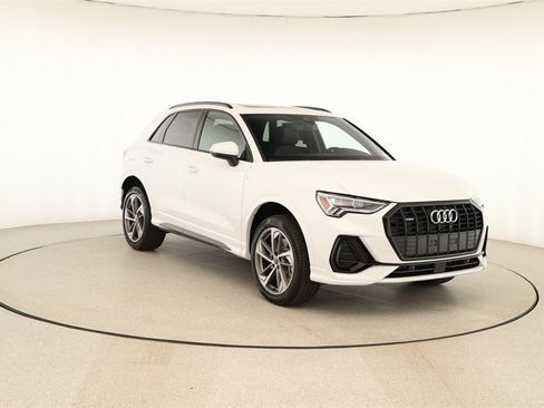 New 2025 Audi Q3 2.0T Premium image 10