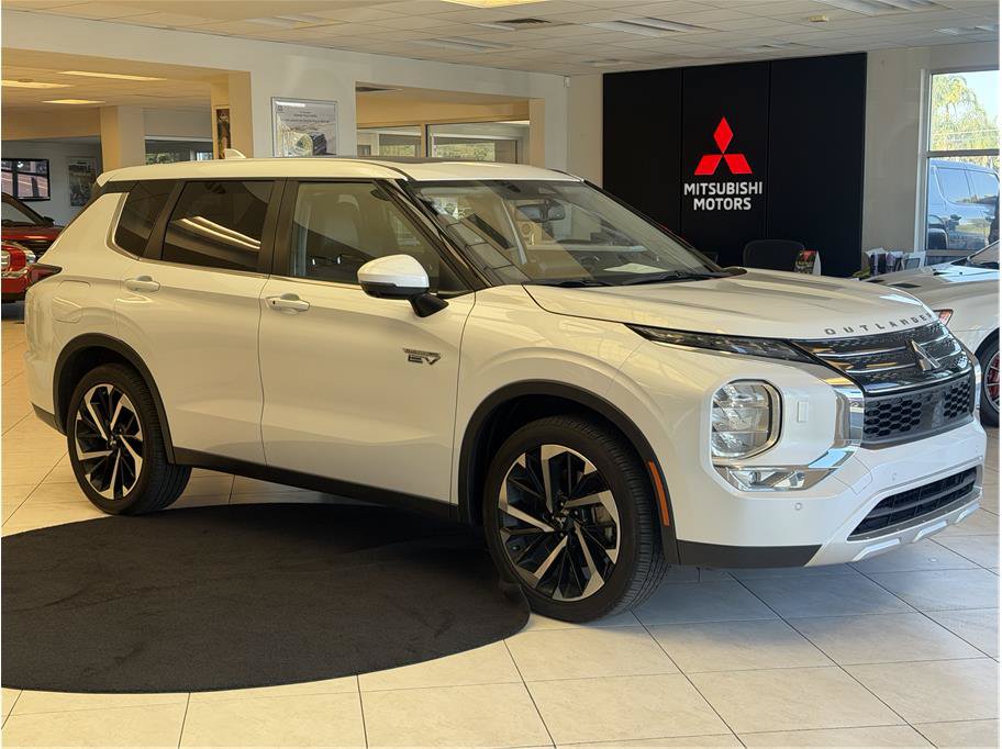 Used 2025 Mitsubishi Outlander Ralliart AWD/4WD image 3
