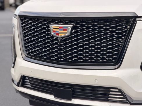 Used 2025 Cadillac Escalade Sport w/ Touring Package AWD/4WD image 11