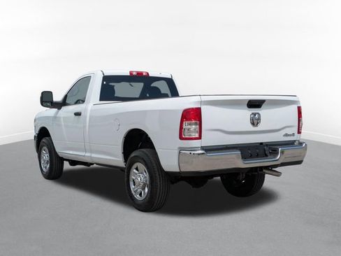 Used 2024 RAM 2500 Tradesman w/ Chrome Appearance Group AWD/4WD image 4