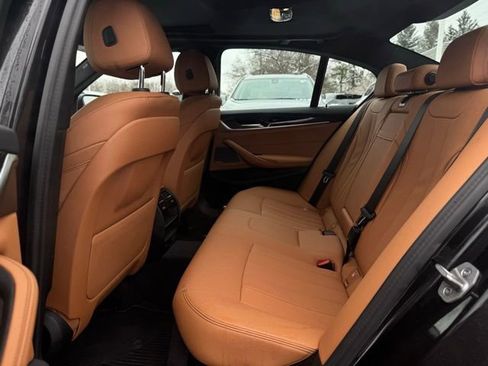 Used 2023 BMW 540i xDrive w/ Premium Package image 22