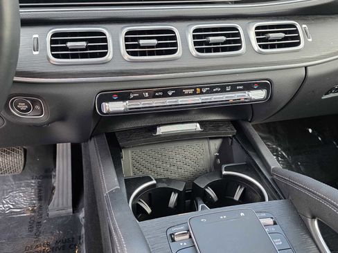 Used 2025 Mercedes-Benz GLE 350 4MATIC image 23