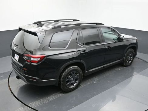 Used 2024 Honda Pilot TrailSport image 17