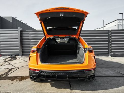 Used 2022 Lamborghini Urus image 16