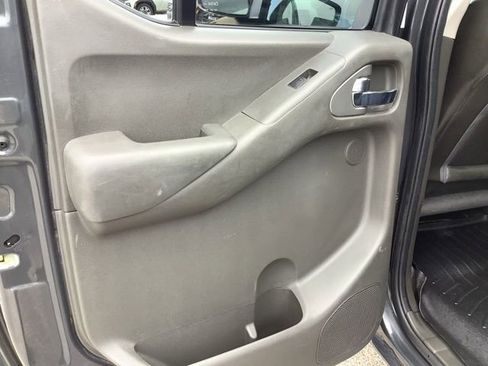 Used 2014 Nissan Frontier PRO-4X w/ Pro-4x Luxury Package AWD/4WD image 16