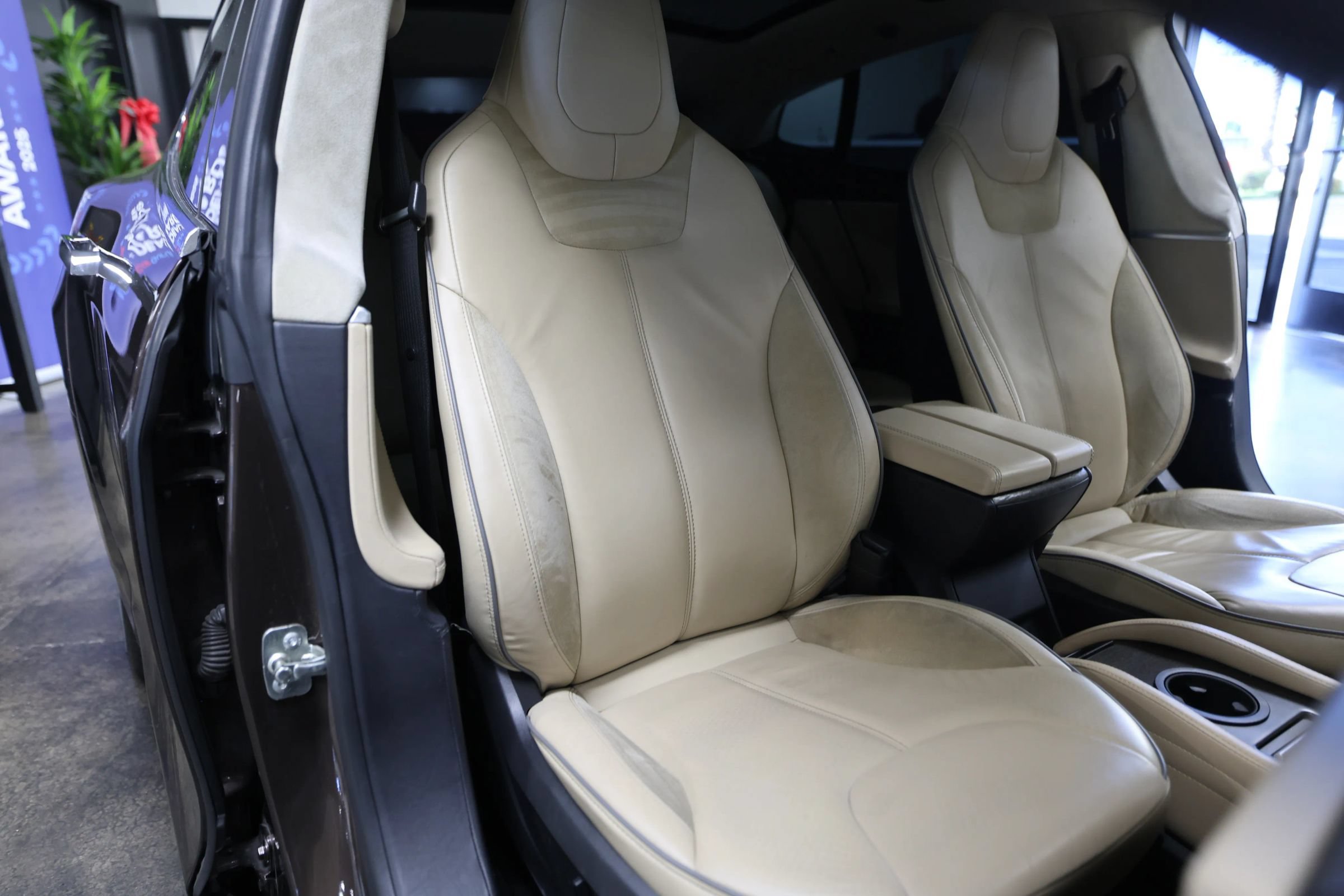 Used 2013 Tesla Model S Performance RWD image 37