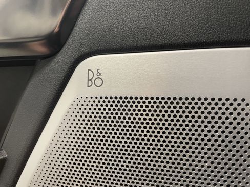 Used 2025 Ford F250 Platinum image 9