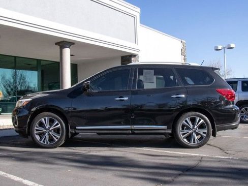 Used 2018 Nissan Pathfinder Platinum w/ Cargo Package image 4
