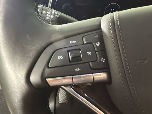 Used 2023 Cadillac Escalade Sport Platinum w/ LPO, ONYX Package AWD/4WD image 18