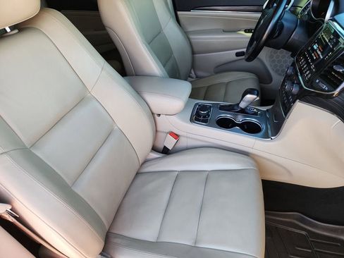 Used 2021 Jeep Grand Cherokee Limited AWD/4WD image 15