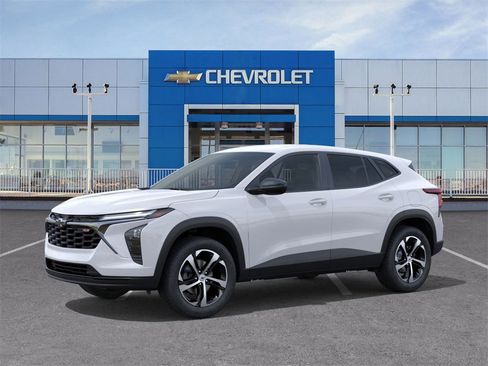 New 2026 Chevrolet Trax RS image 2