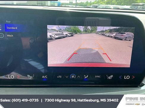 Used 2026 Chevrolet Traverse LT FWD image 15