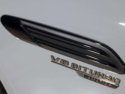 Used 2022 Mercedes-Benz SL 63 AMG 4MATIC image 13