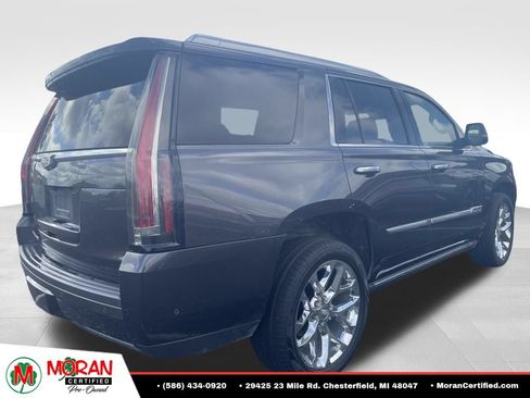 Used 2017 Cadillac Escalade Premium Luxury AWD/4WD image 4