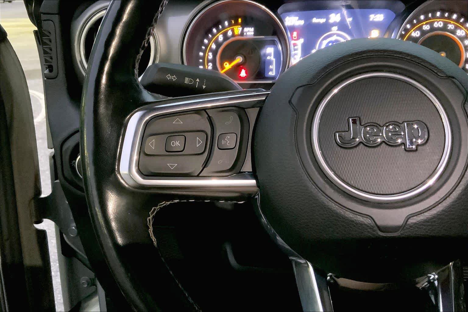 Used 2020 Jeep Gladiator Overland AWD/4WD image 21