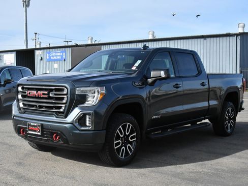 Used 2020 GMC Sierra 1500 AT4 w/ AT4 Premium Package image 3