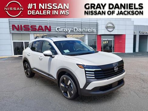 New 2025 Nissan Kicks SR image 1