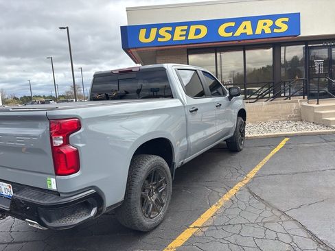 Used 2024 Chevrolet Silverado 1500 LT Trail Boss w/ Convenience Package II AWD/4WD image 4