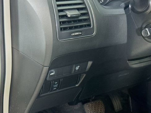 Used 2022 Nissan Armada SL image 8