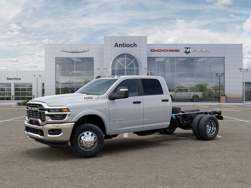 New 2026 RAM 3500 Big Horn AWD/4WD image 3