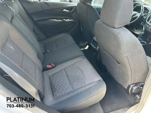 Used 2019 Chevrolet Equinox LT FWD image 16