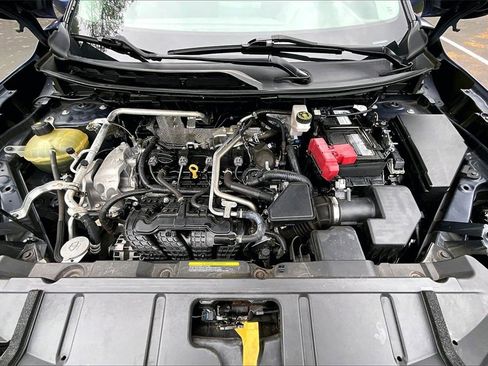 Used 2021 Nissan Rogue SV image 9