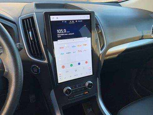 Used 2024 Ford Edge SEL image 18