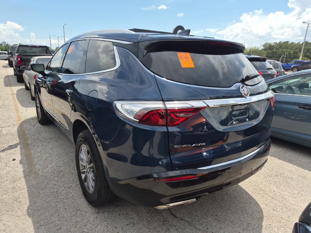 Used 2024 Buick Enclave Essence w/ Technology Package FWD image 2