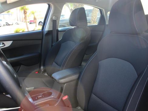 Certified 2024 Kia Forte LXS w/ LXS Technology Package image 16