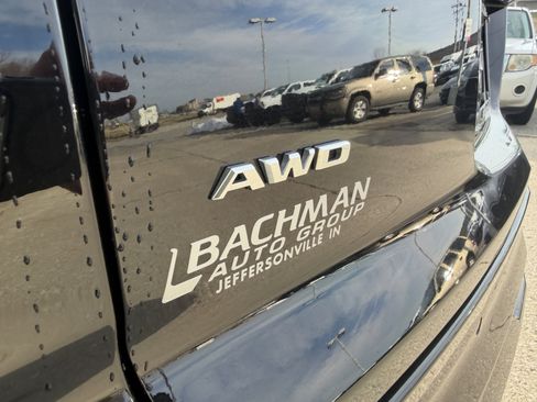 Used 2025 Cadillac XT4 Sport image 10