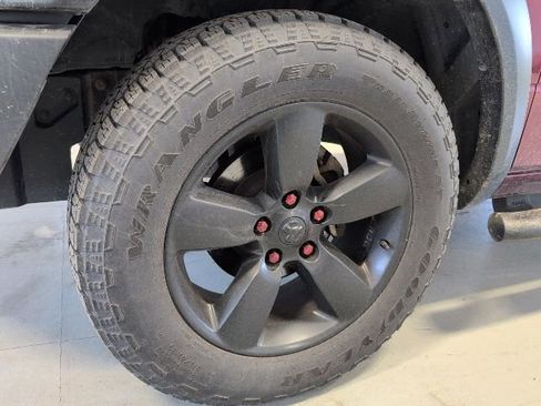 Used 2019 RAM 1500 Classic Warlock AWD/4WD image 7