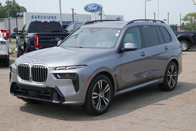 Used 2024 BMW X7 xDrive40i w/ Executive Package AWD/4WD image 7