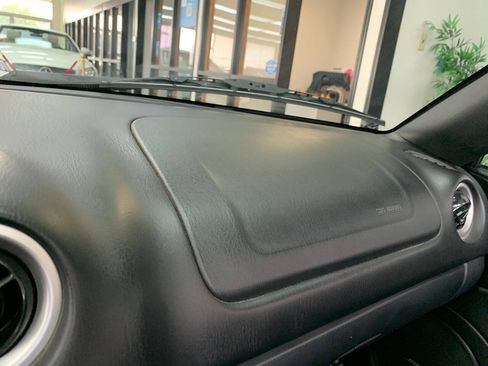 Used 2004 MAZDA MX-5 Miata LS RWD image 14