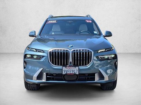 Used 2025 BMW X7 xDrive40i AWD/4WD image 2