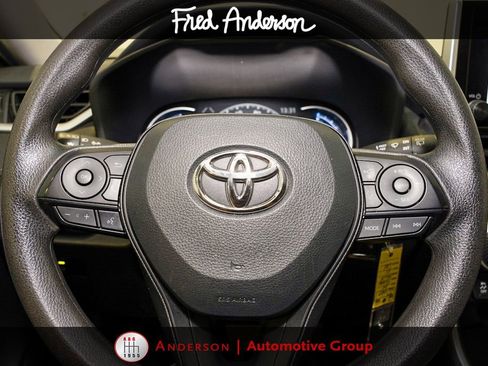 Used 2025 Toyota RAV4 LE AWD/4WD image 16