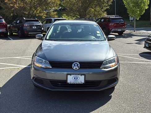Used 2012 Volkswagen Jetta SE FWD image 4