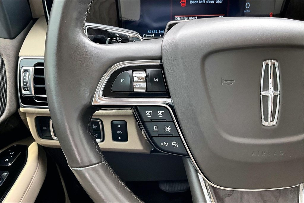 Used 2022 Lincoln Navigator Reserve AWD/4WD image 17