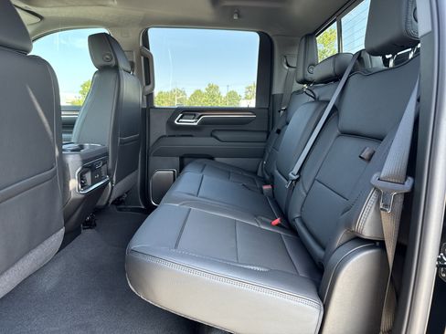 New 2025 GMC Sierra 2500 Denali w/ Denali Reserve Package image 30