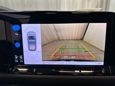 Used 2024 Volkswagen Golf R image 17