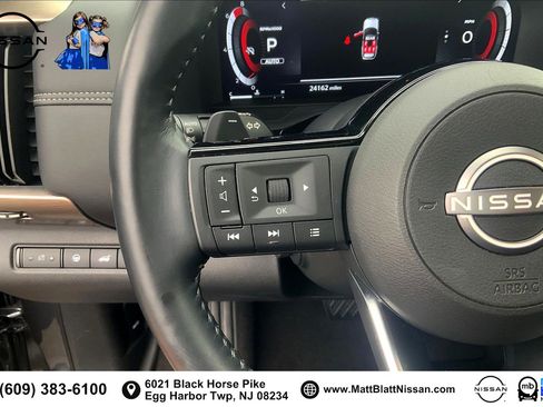 Used 2024 Nissan Pathfinder Platinum w/ Lighting Package (N93) AWD/4WD image 16
