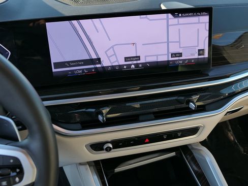 Used 2024 BMW X6 xDrive40i w/ Premium Package image 19