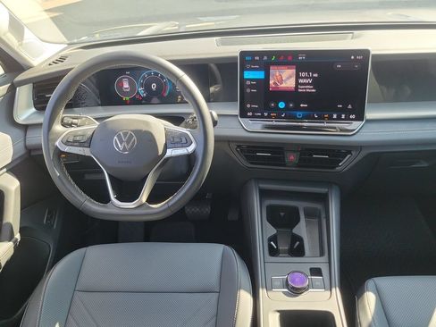 Certified 2026 Volkswagen Tiguan SE AWD/4WD image 17