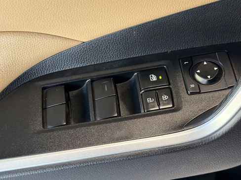 Used 2020 Toyota RAV4 LE w/ Carpet Mat Package FWD image 13