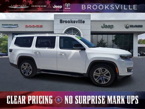 Certified 2024 Jeep Wagoneer Series II w/ Flexible Seating Group RWD image 1