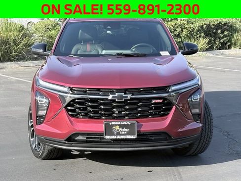 Used 2024 Chevrolet Trax RS FWD image 3