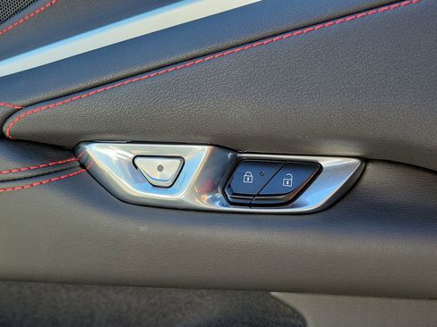 Used 2025 Chevrolet Corvette Stingray Coupe w/ 1LT image 16