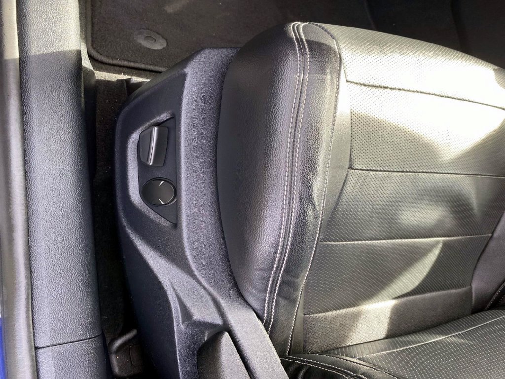 Used 2020 Ford Mustang Premium RWD image 22