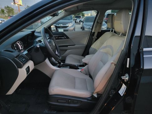 Used 2017 Honda Accord EX-L image 13