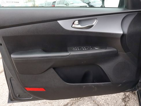 Used 2022 Kia Forte LXS w/ LXS Technology Package image 13