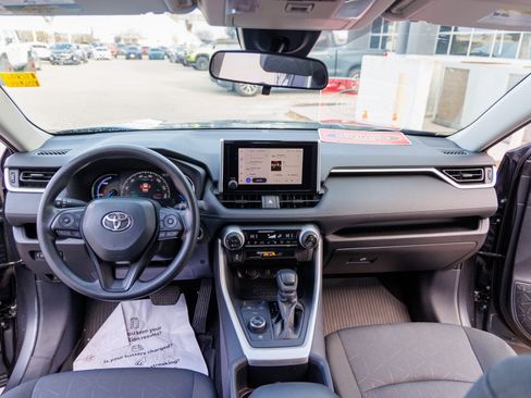 Certified 2025 Toyota RAV4 XLE image 33